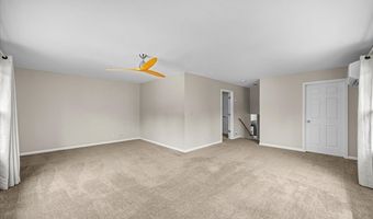 640 Ash St, Algonquin, IL 60102