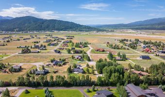 68 KELLY Ln, Alpine, WY 83128