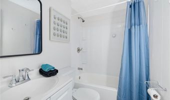 66 Knowlesway Unit Upper Unit Upper Unit, Narragansett, RI 02882