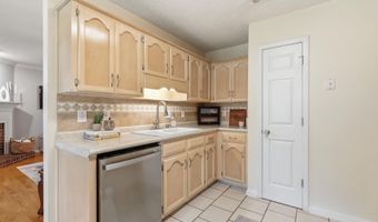 133 LAKE Ter, Alabaster, AL 35007