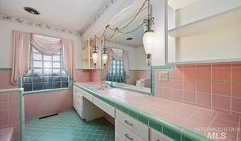 2240 Overland Ave, Burley, ID 83318