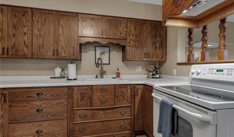 605 Chinook Ave SW, Avon, MN 56310