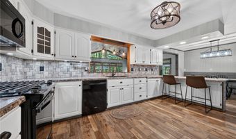 7430 Whitewood Dr, Ashtabula, OH 44004