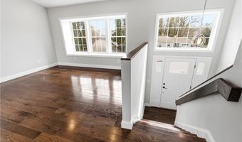 29 Calumet Ave, Johnston, RI 02919