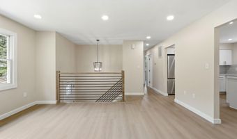 60 Woodland Rd, Bayville, NJ 08721