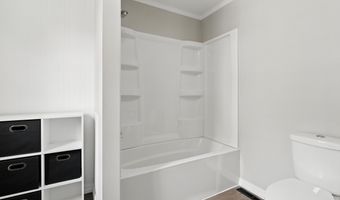 355 W 9th St, Auburn, IN 46706