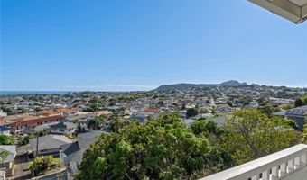 3791 Anuhea St, Honolulu, HI 96816