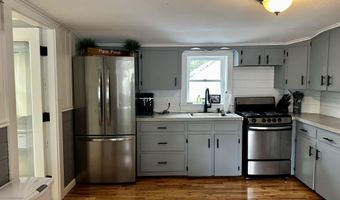 2 Piper Ln, Abbot, ME 04406