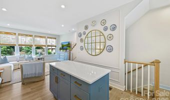 739 Anderson St, Charlotte, NC 28205
