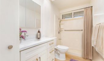 1645 Palamoi St, Pearl City, HI 96782