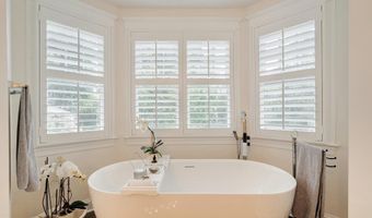 2807 1ST Rd N, Arlington, VA 22201