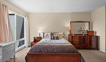 1637 NW MIDLAKE Ln, Beaverton, OR 97006