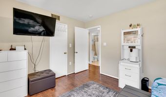 4943 AMERICANA Dr D-102, Annandale, VA 22003