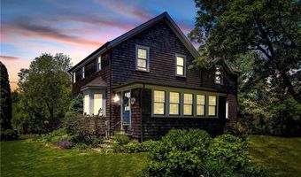 201 Paradise Ave, Middletown, RI 02842