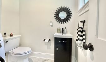 225 Hoyt St, Darien, CT 06820