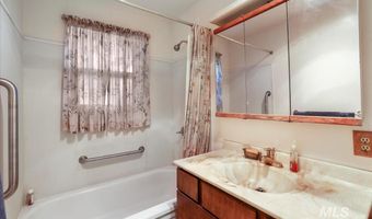 560 Oakley Ave, Burley, ID 83318