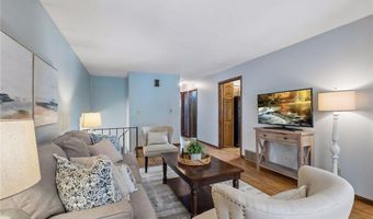 880 Whitney Dr, Apple Valley, MN 55124