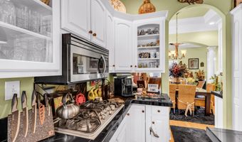 1456 Beach Blvd, Biloxi, MS 39530