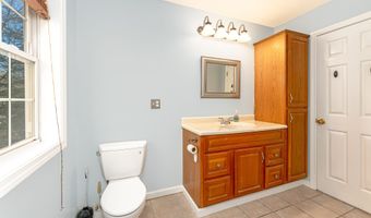 110 Oakwood Cir, Bristol, CT 06010