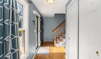 28 Narragansett Rd, Cumberland, RI 02864