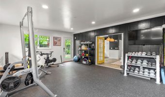 127 Mokumanu Dr, Kailua, HI 96734