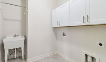 881 Deepwood Ct, Boiling Springs, SC 29316