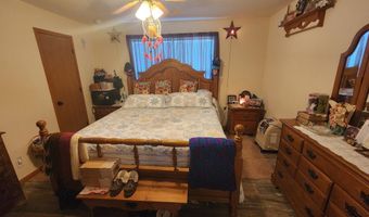 1015 W 4th St, Bicknell, IN 47512