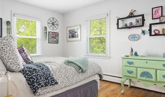 21 Preston Dr, Barrington, RI 02806
