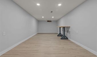 1920 E FRANCES St, Appleton, WI 54911