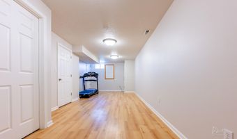2321 Sundown Dr, Ames, IA 50014