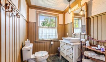 215 N Main St, Alma, WI 54610
