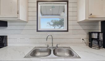 3089 RAKOWITZ Rd, Adkins, TX 78101
