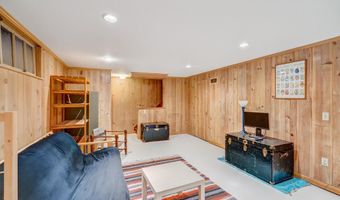 818 Ottawa Trl, Madison, WI 53711