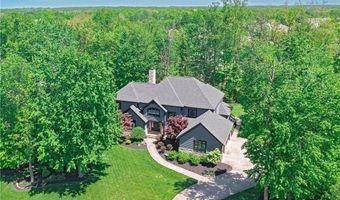 560 Club Dr, Aurora, OH 44202