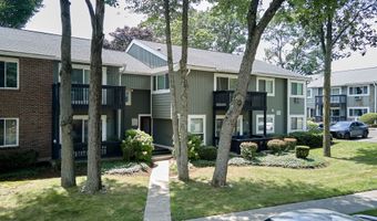 81 Ameridge Dr 81, Bridgeport, CT 06606