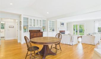 30 Forest Rd W, Bristol, RI 02809