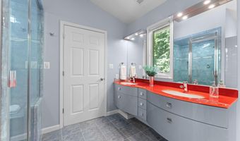 6829 LITTLE RIVER Tpke, Annandale, VA 22003