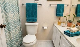 1412 OAK Pl J, Apopka, FL 32712