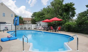 5 Overlook Ct, Bayville, NJ 08721
