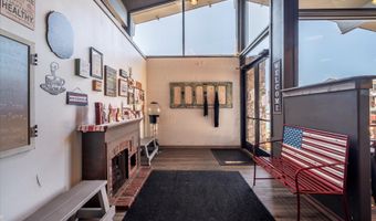 215 SE 10TH St, Bandon, OR 97411