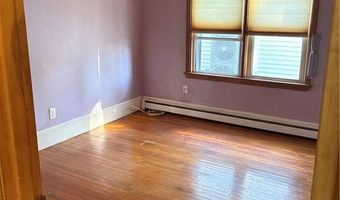 25 Pensaukee Ave, North Providence, RI 02911