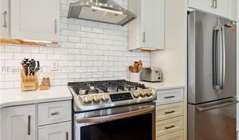8 Hamlet Row, Beaufort, SC 29906