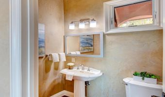 1340 Crestmont Dr, Angwin, CA 94508