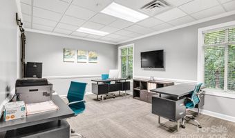 8037 Corporate Center Dr, Charlotte, NC 28226