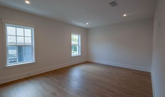 392 4TH St, Atlantic Beach, FL 32233