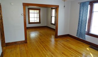 2412 5th St, Eau Claire, WI 54703