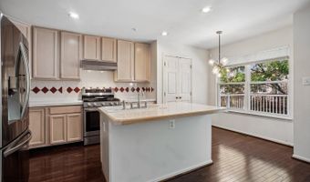 6610 HUNTER CREEK Ln, Alexandria, VA 22315