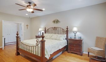 10 Harbor Pl, Barnegat, NJ 08005
