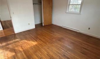 75 Hopeworth Ave, Bristol, RI 02809