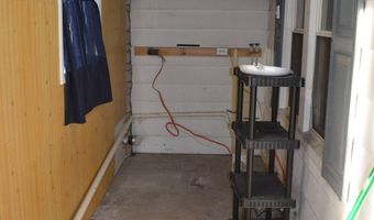 28 N. Third St, Albion, IL 62806